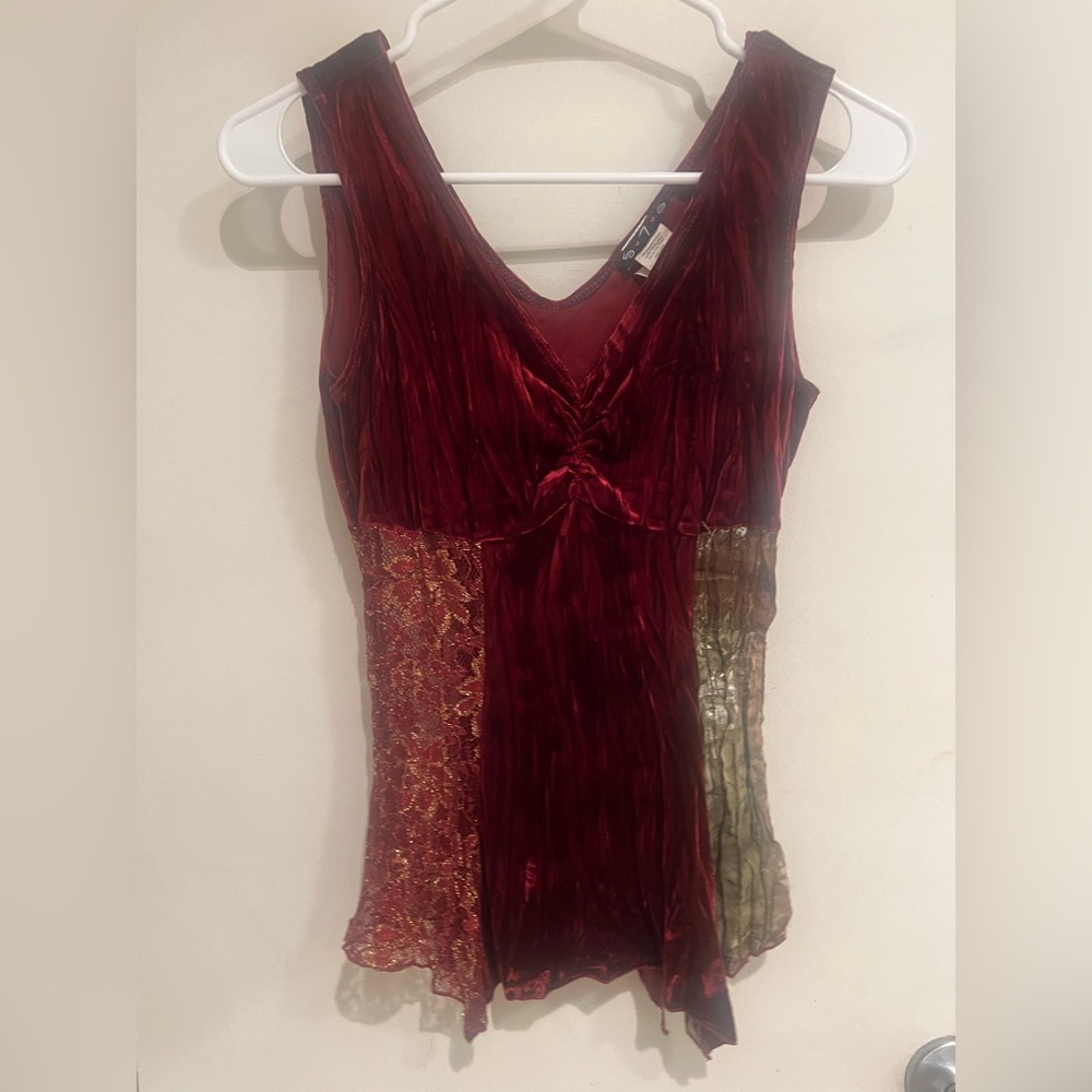 Vintage (early 2000’s I think) velvet and lace shirt XS